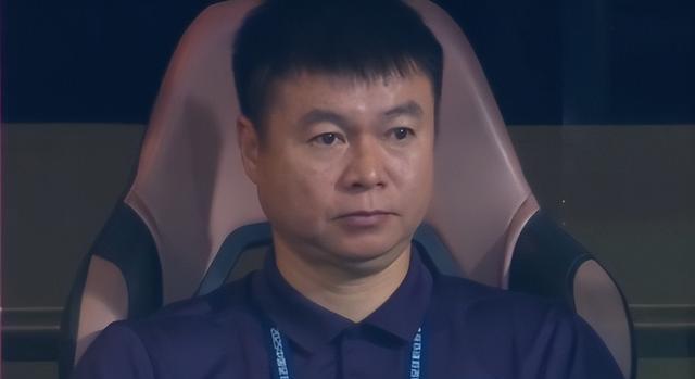 也不健硕