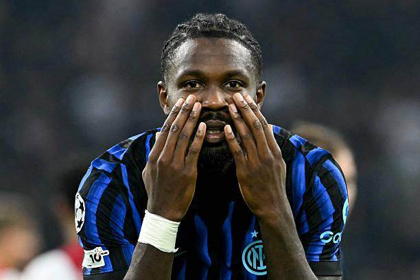 他和劳塔罗, 则是对父亲 他和劳塔罗, 则是对父亲