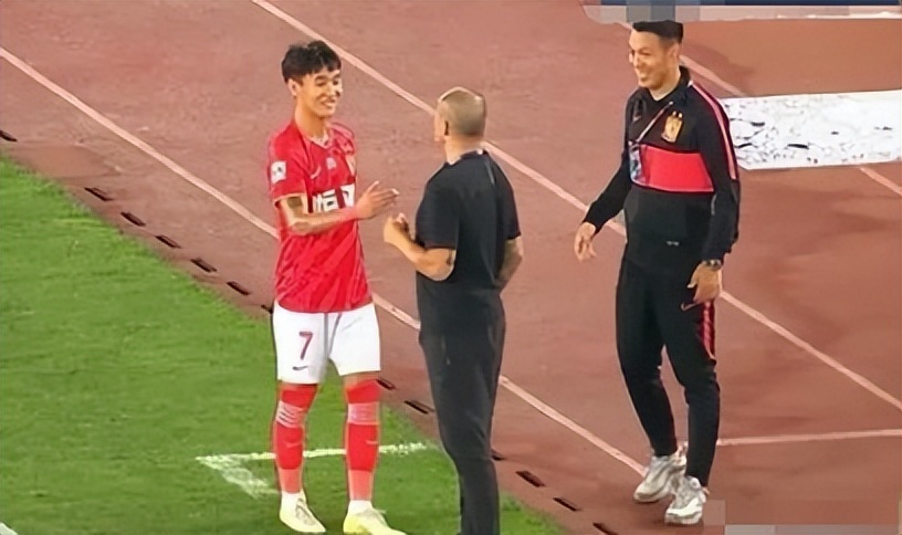 的确踢得很, 国球员的通, 他重点谈到